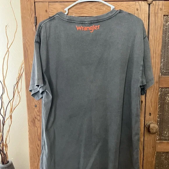 Wrangler Charcoal Gray Tee with Rust Graphic - Picture 4 of 4